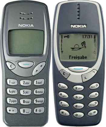 The 3210 (left) and the 3310 (right) sold very well 